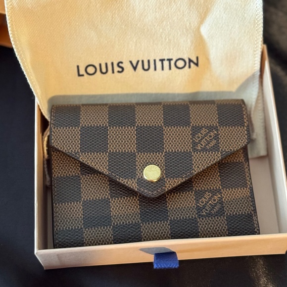 LV victorine wallet - Picture 1 of 5